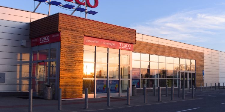 Tesco share price is soaring: can it hit 500p in 2025?