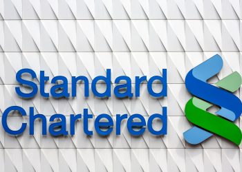 Standard Chartered share price forms giant C&H ahead of earnings
