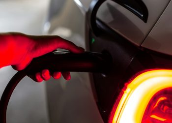 Why QuantumScape stock price jumped and why it may crash soon