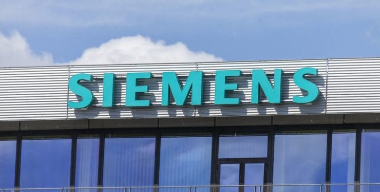 Siemens share price analysis ahead of earnings: buy or sell?