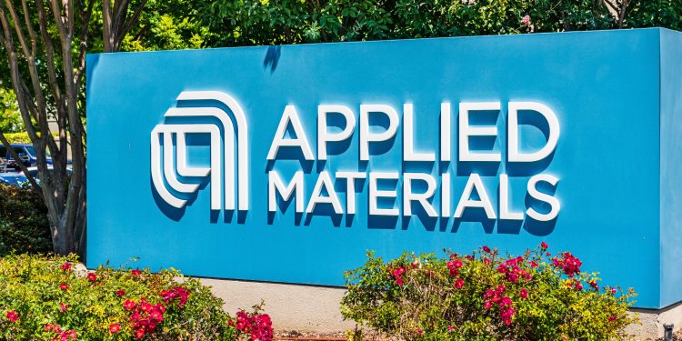 Applied Materials stock forms a rare bullish pattern ahead of earnings
