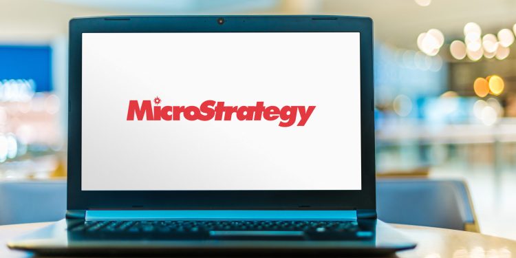 MSTR stock price analysis: Here’s why Strategy has crashed